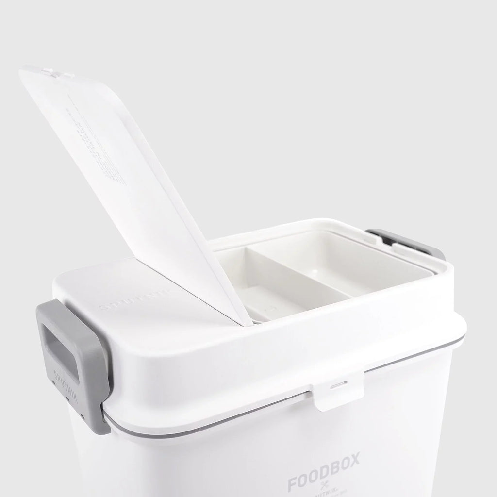 Cozy pet food storage box Singapore - airtight container by Petizen - features