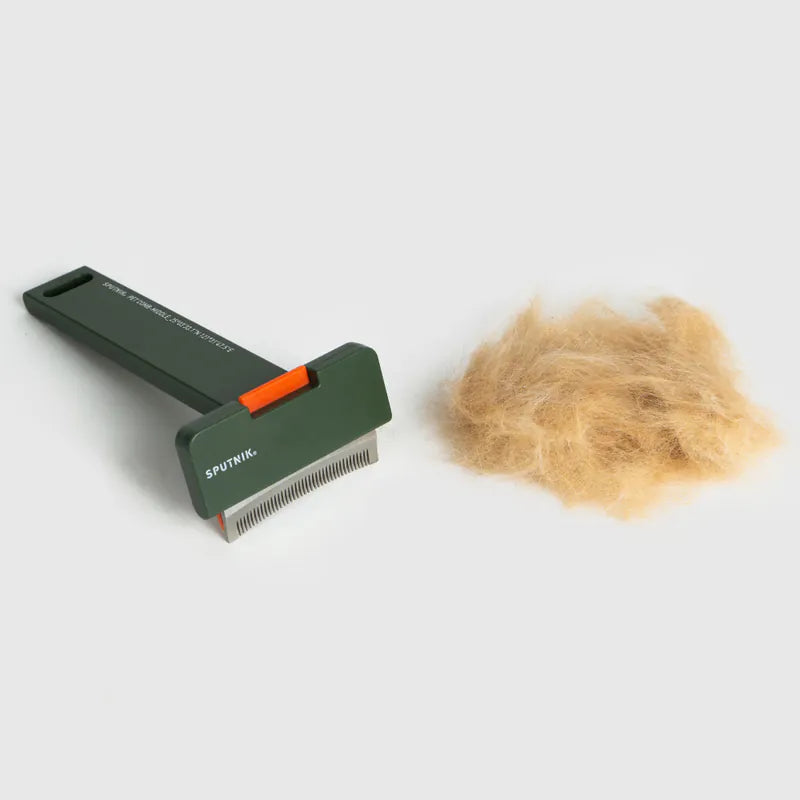 Pet grooming comb for dogs and cats Singapore - Petizen grooming tool - size comparison